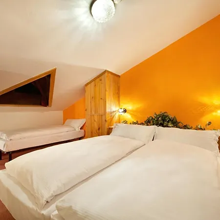 Teola Hotel 2*