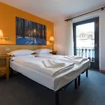 Teola Hotel 2*