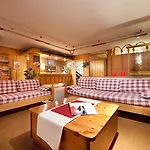Teola Hotel 2*