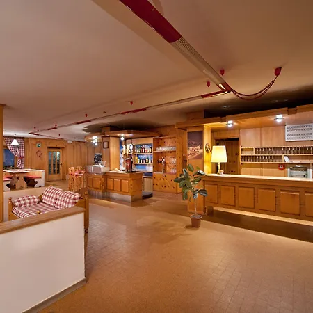 Teola Hotel 2*