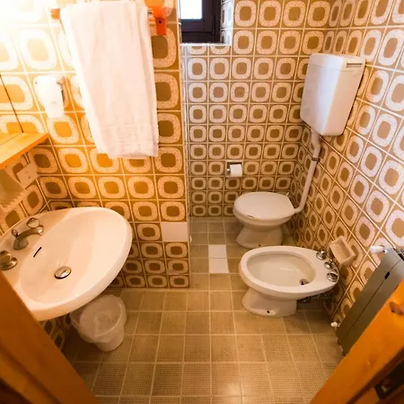 Teola Hotell 2*