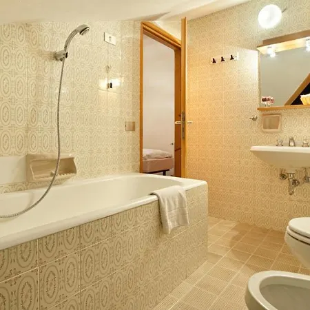 Hotel Teola 2*