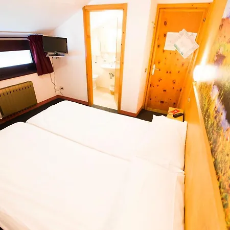 Hotell Teola 2*